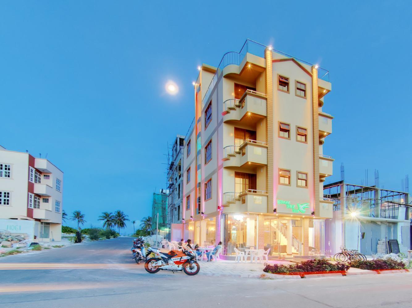 Clear Sky Inn Hulhumale Exterior photo